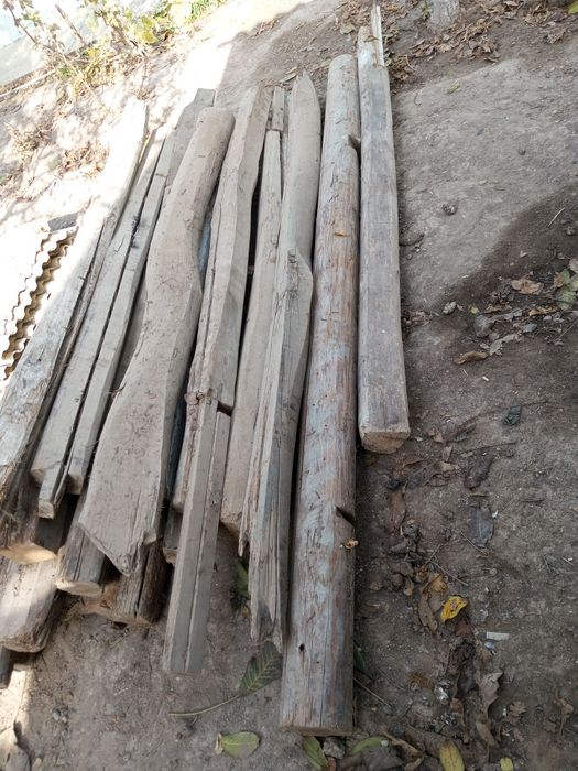 Здравствуйте продаются балки количество 22 штуки , длина 2,5 мерта