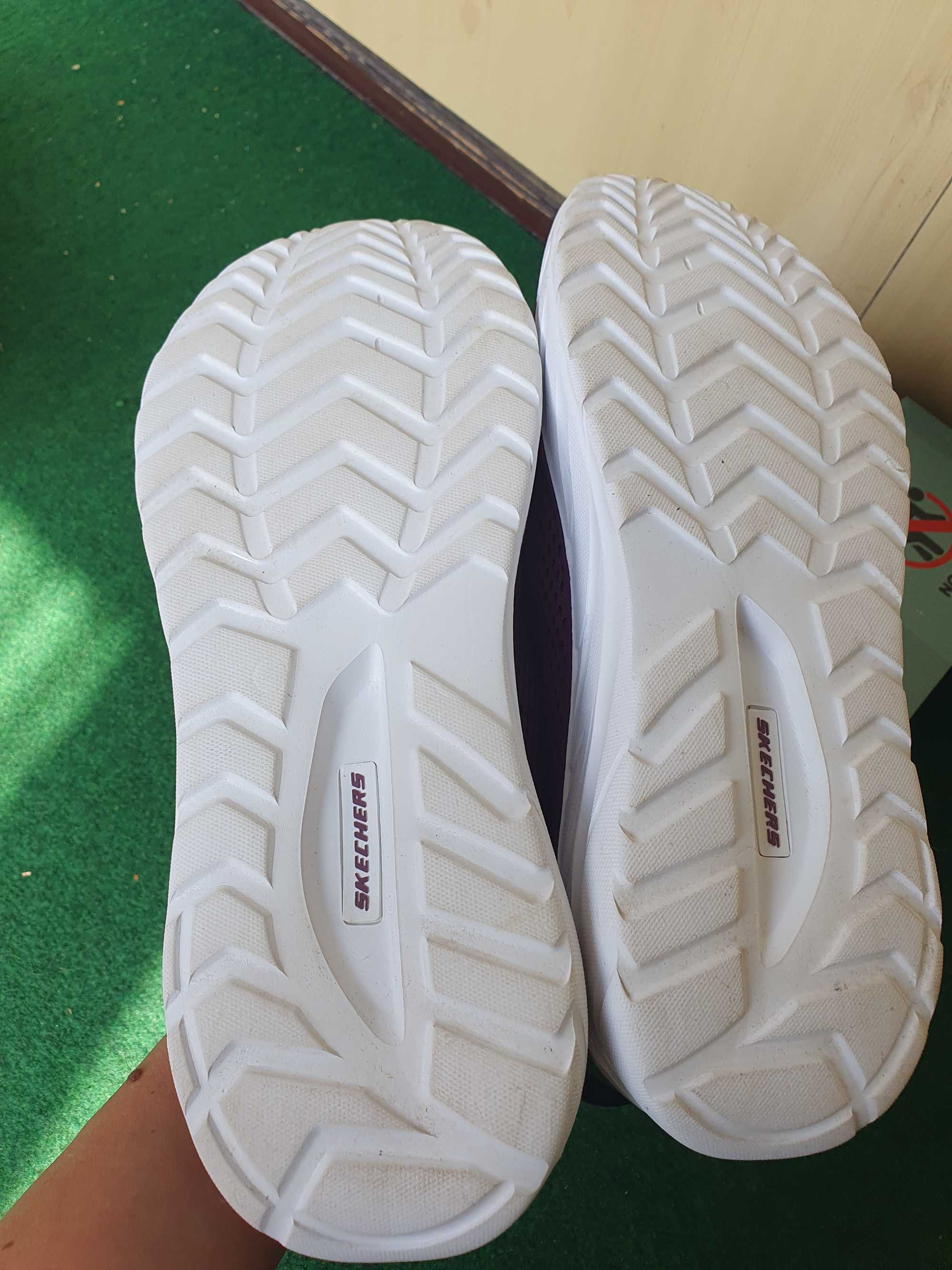 Маратонки Skechers номер 41
