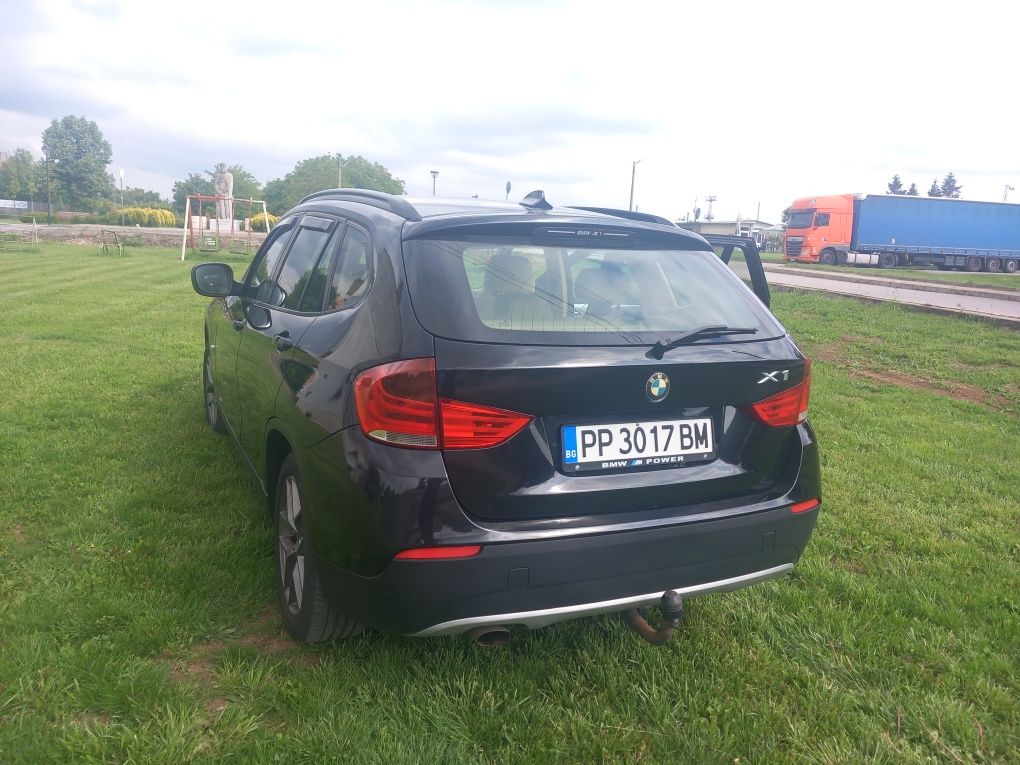 Продавам BMW X1 2011