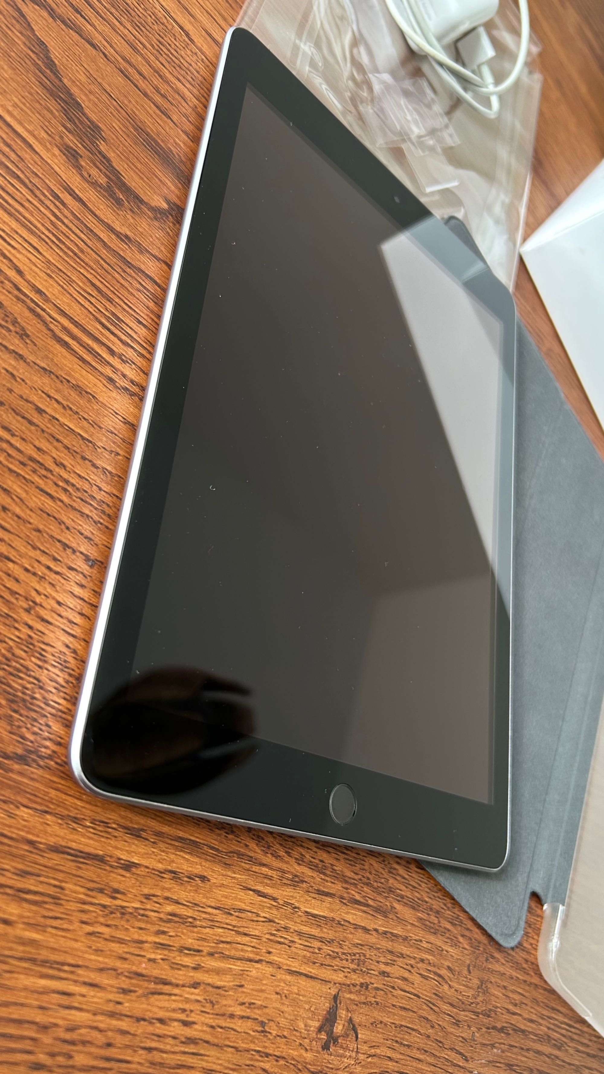 iPad 10.9 inch 6th generation 32GB Wi-Fi