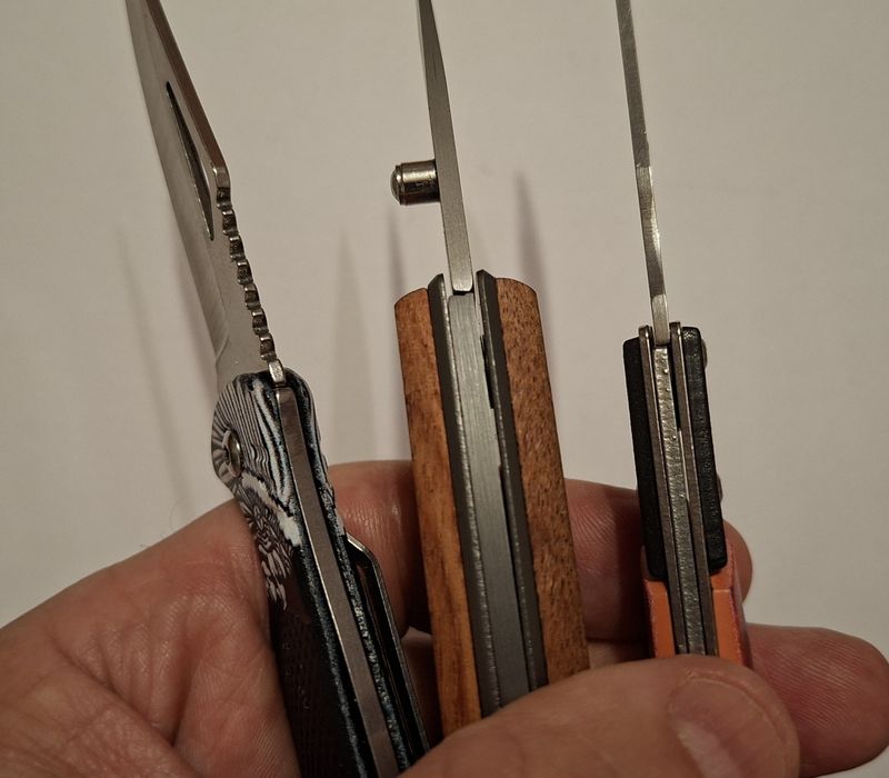 Briceag / cuțit pliabil mic ( 3 modele diferite )