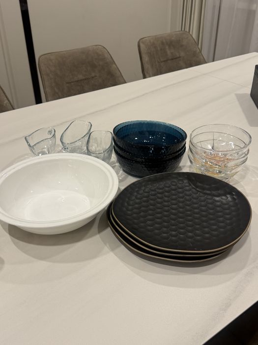 Посуда тарелки салатники