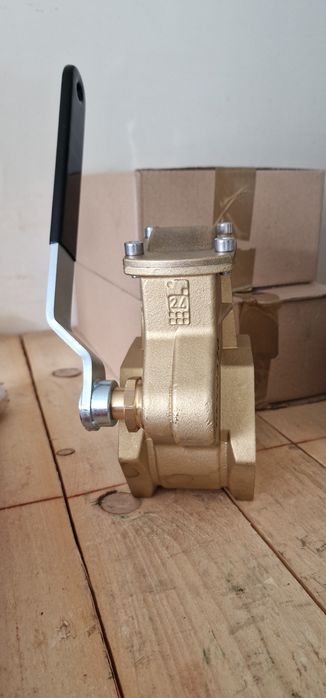 Vana robinet vidanja 4 toli import Italia original preț 1150 lei tva i