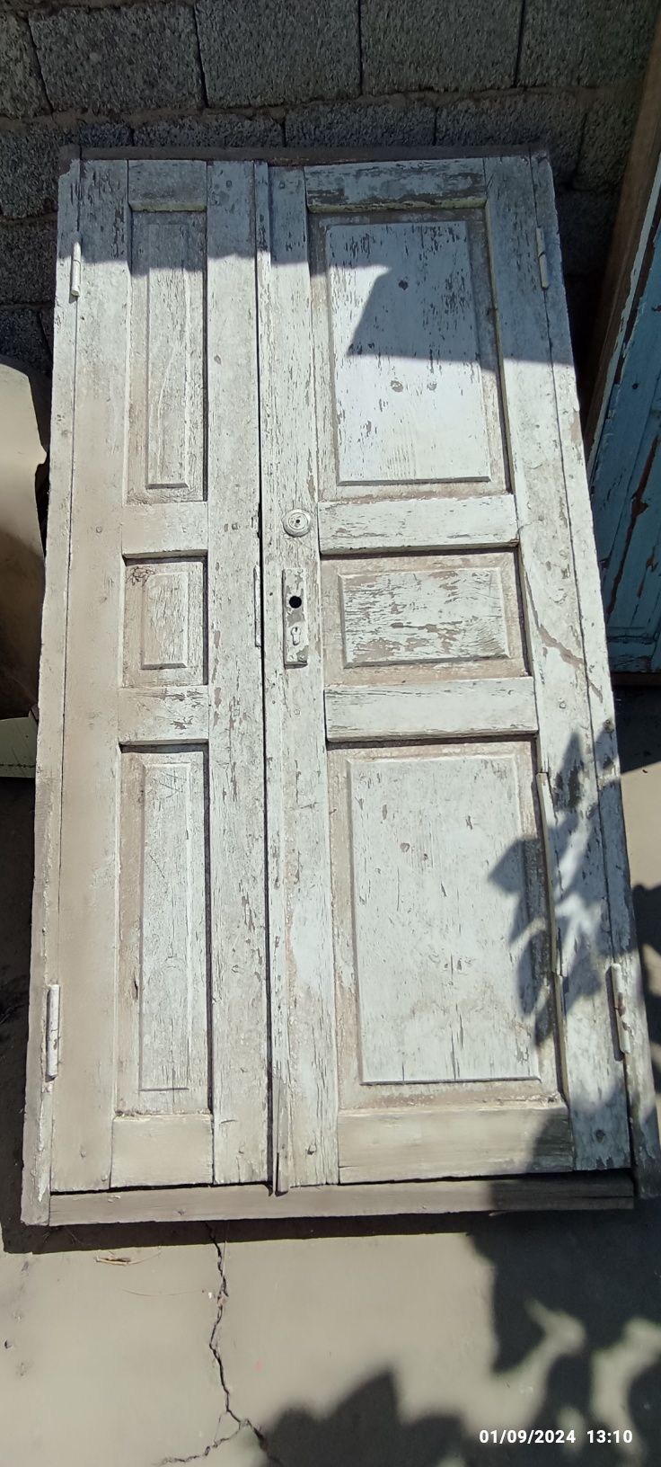2 tabaqali eshiklar 200 000dan. Kelishamiz