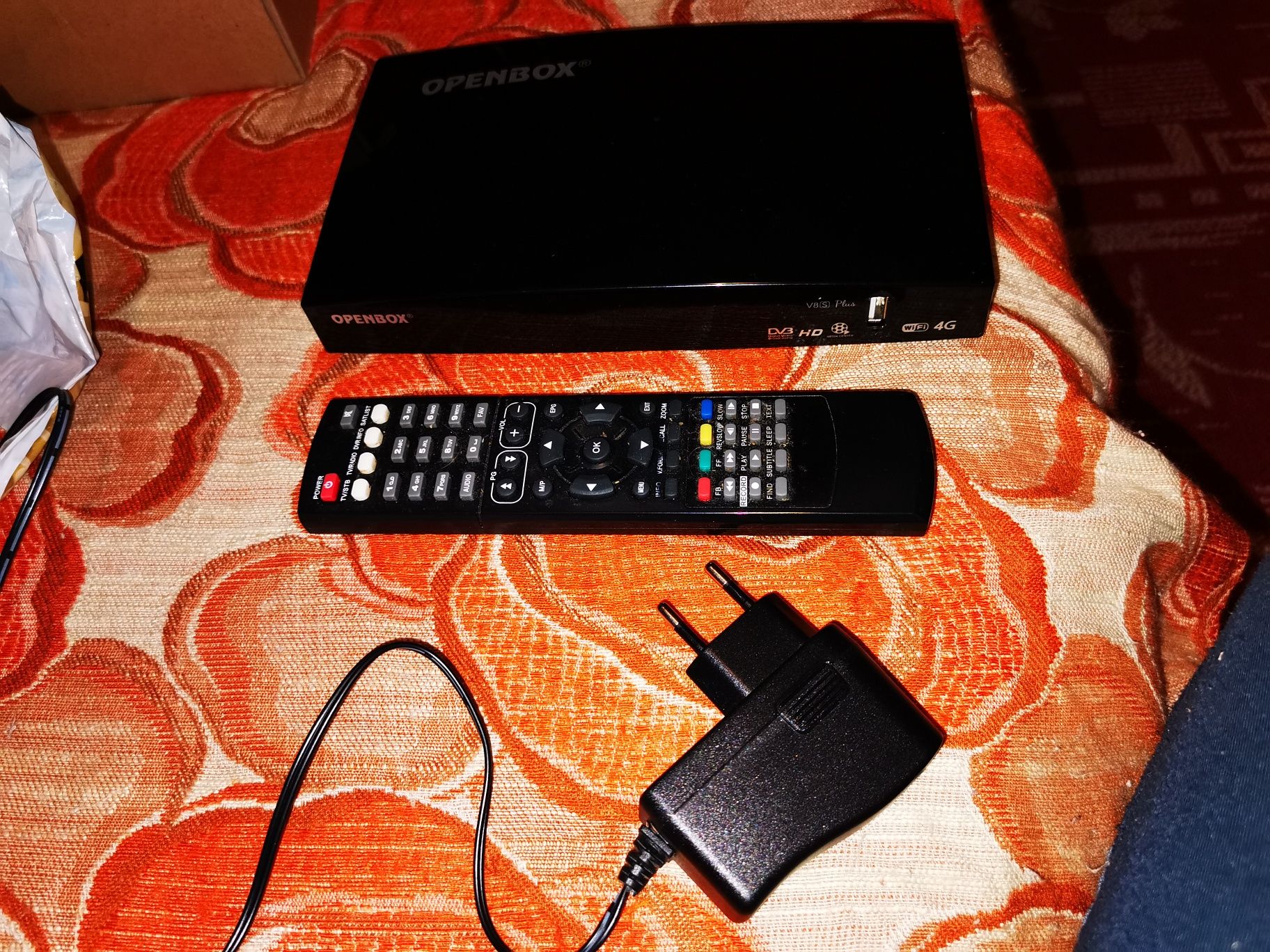 Riseiver receptor satelit openbox v8 plus