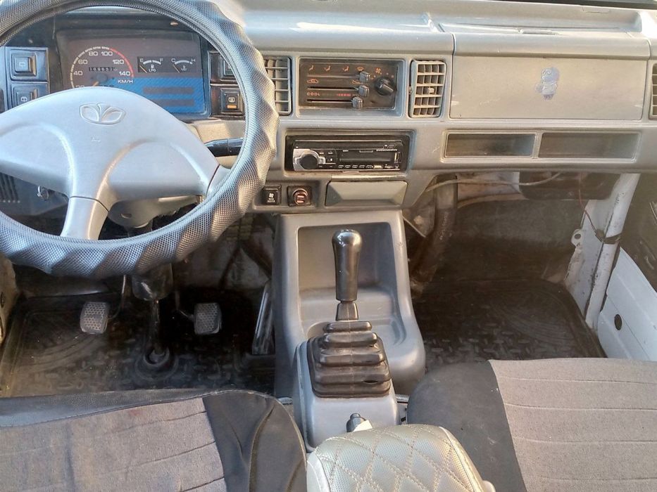 Damas oq rang DAEWOO