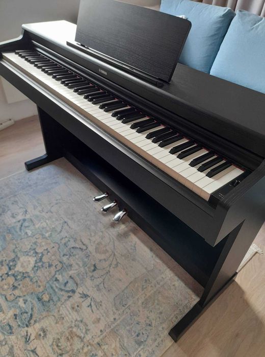 Пиaно Yamaha Arius YDP-164 в състояние като ново