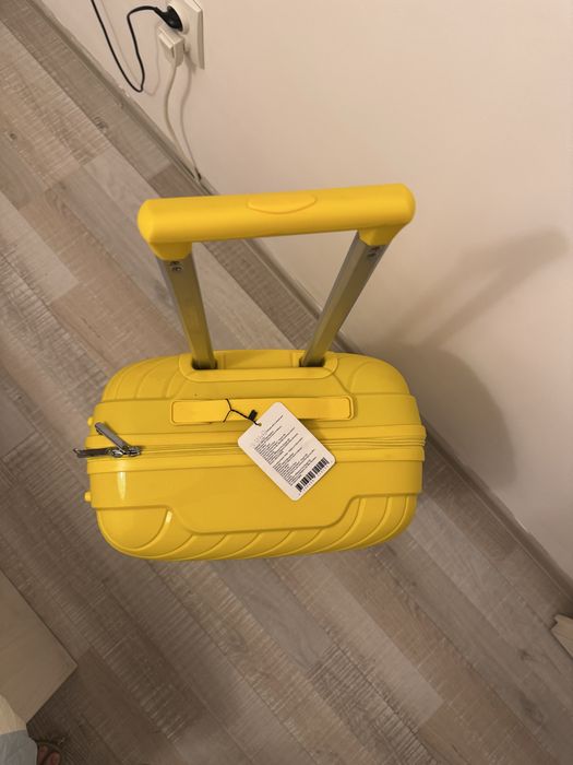 troler galben hard case nou