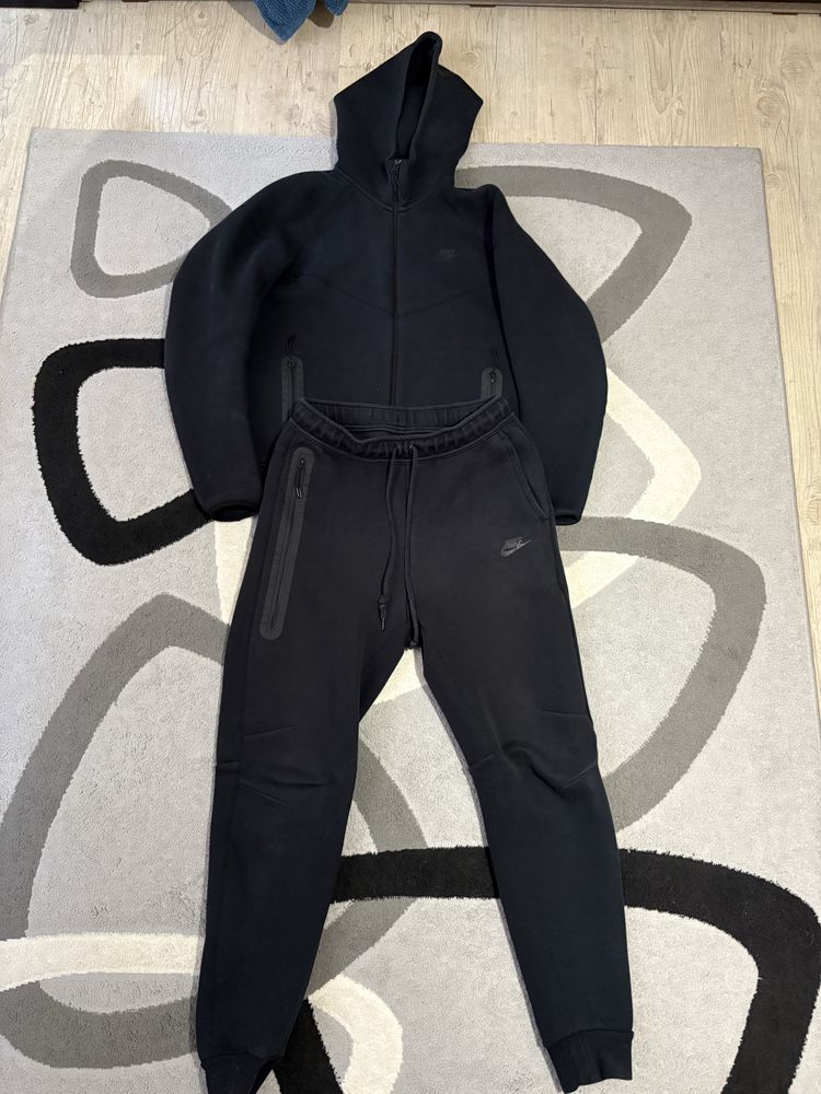 Nike Sportswear Tech Fleece анцуг