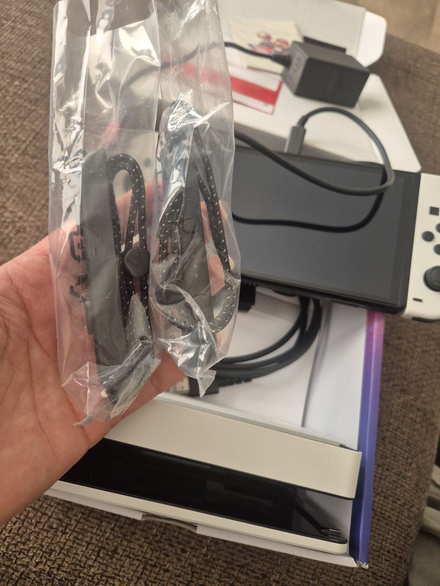 Nintendo Switch бял