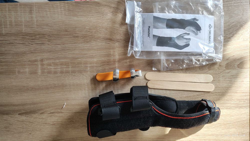 Orteza mâna dreapta