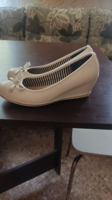 Женские туфли 39 размер