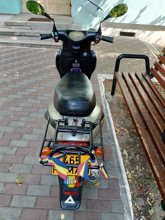 Vând motoscuter in stare buna