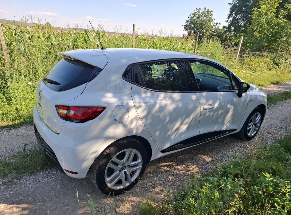 Jetta 1.2 E5 2011  Clio 1.2 Benz E6 2018