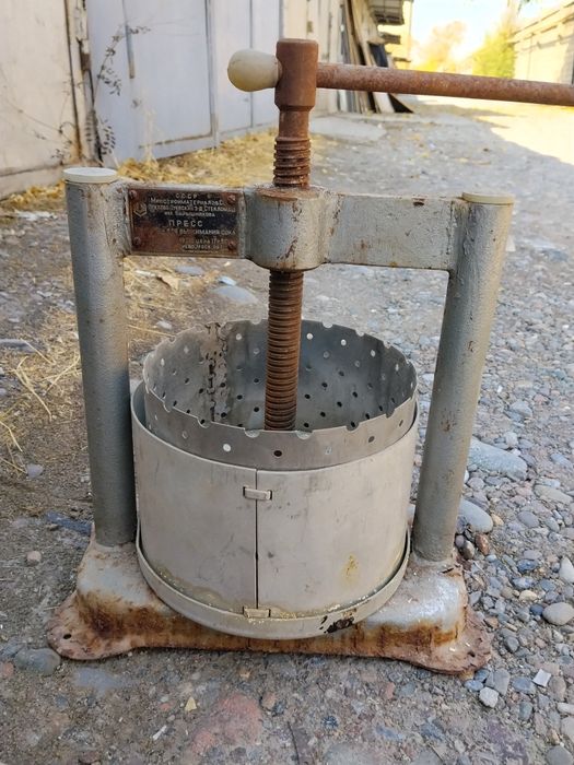 Продаётся пресс сока выжималка