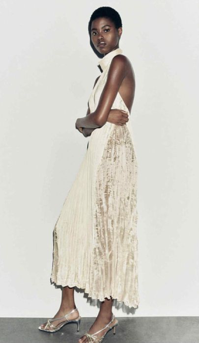 Дълга елегантна рокля на Zara