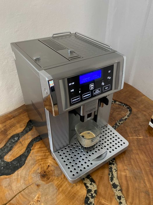 expresor / espressor cafea delonghi primadonna avant