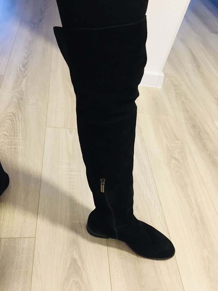 Cizme negre piele intoarsa