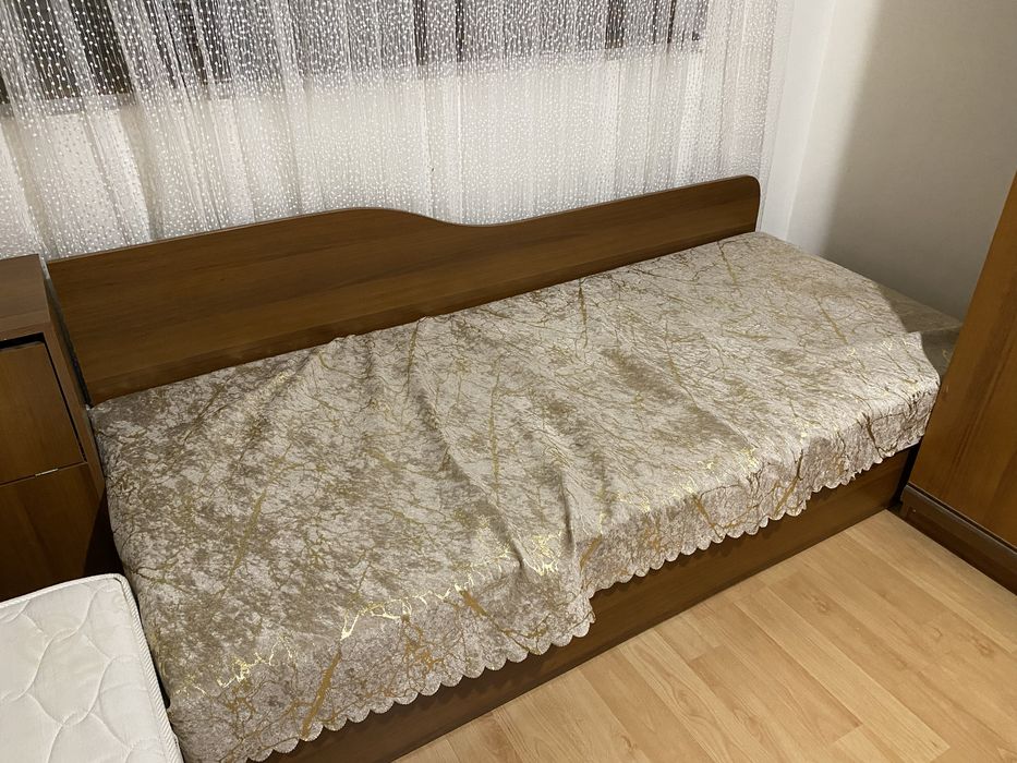 Ъглови легла с повдигащи матраци и ракла