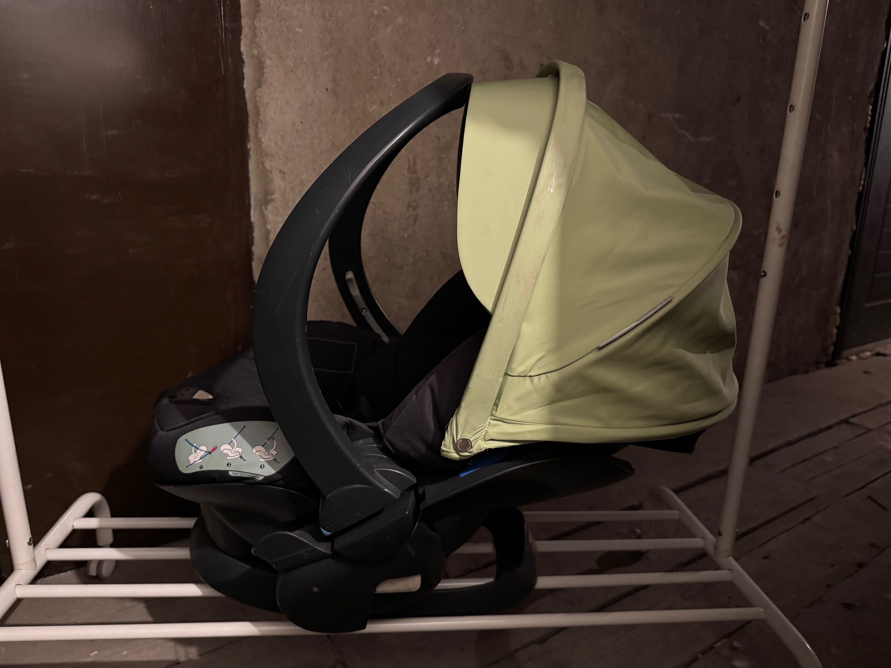 Столче за кола Stokke Izi Sleep