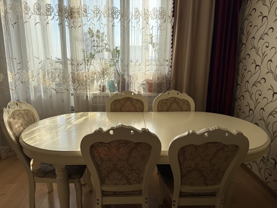 Продам стол со стульями б/у
