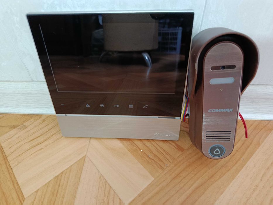 Видеодомофон Commax CDV-70HM2