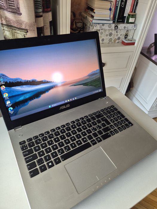 Laptop Asus i7 ssd Windows 11