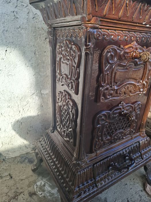 Vând soba veche fonta