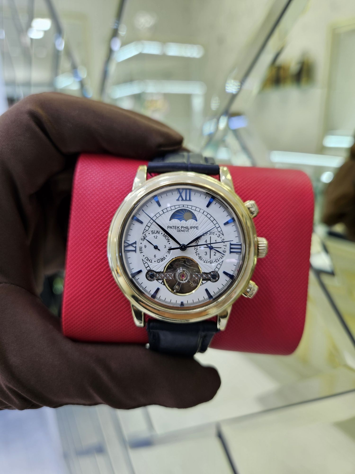 Продам классические золотые часы Patek Philippe