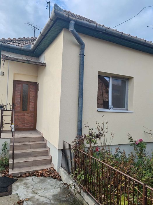 Casa de vânzare în Dambul Rotund renovata recent