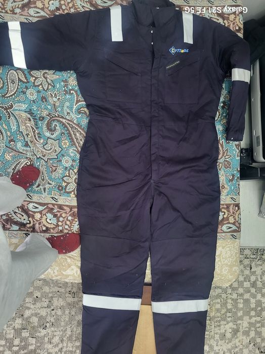 Продается спецодежда новая