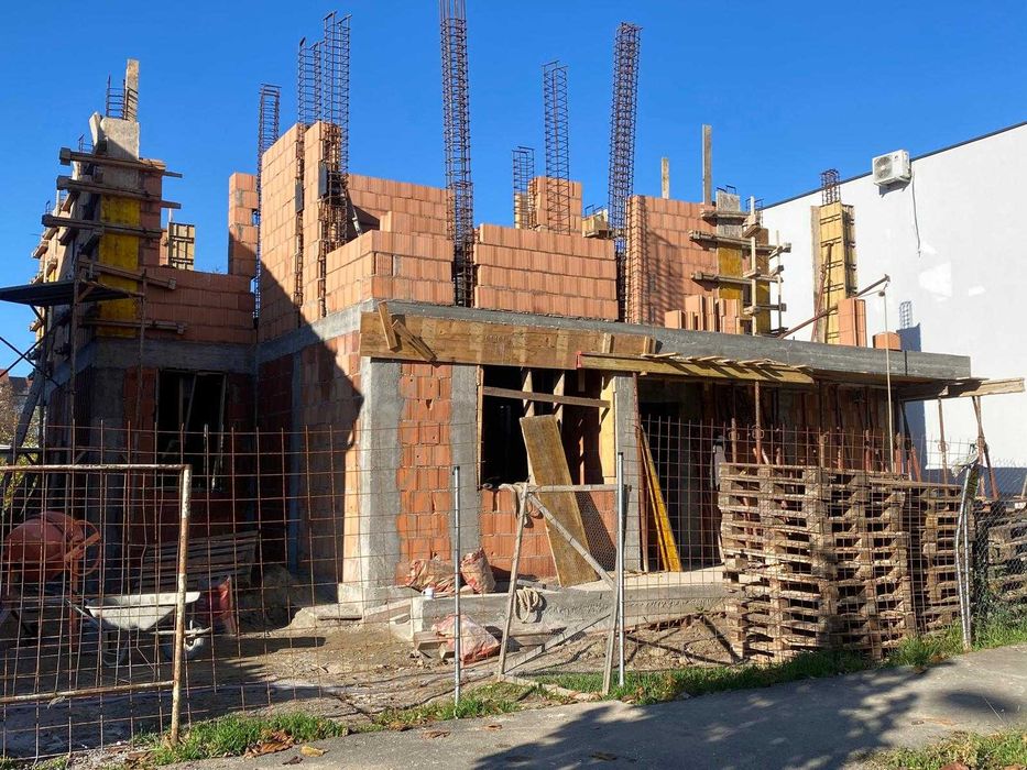 Firma de constructii {Constructii civile}