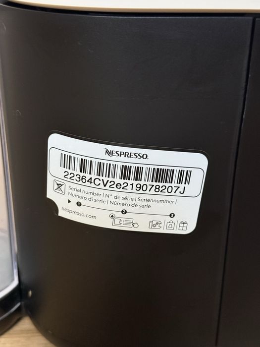 Espressor automat Nespresso Vertuo Pop