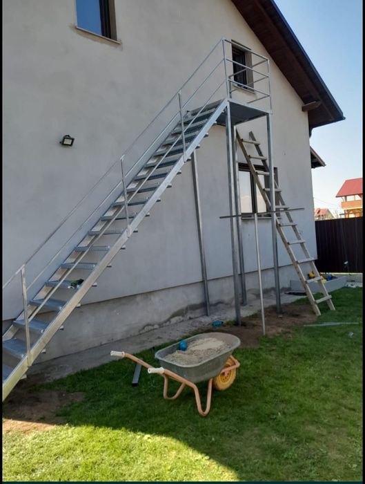 Vând scarii metalice zincate exterioare și pentru incendii , platform