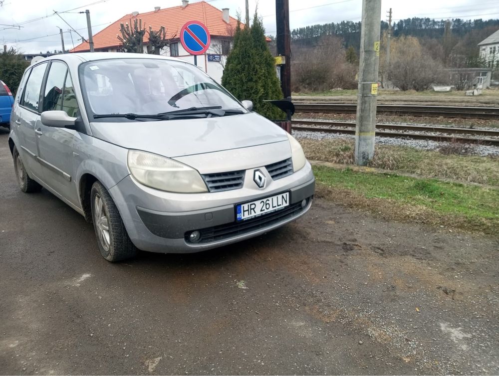 Renault Scenic.