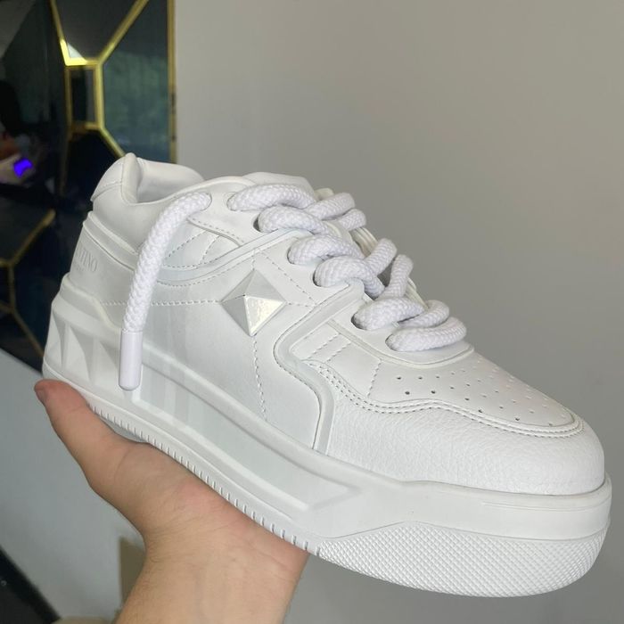 Adidași Valentino