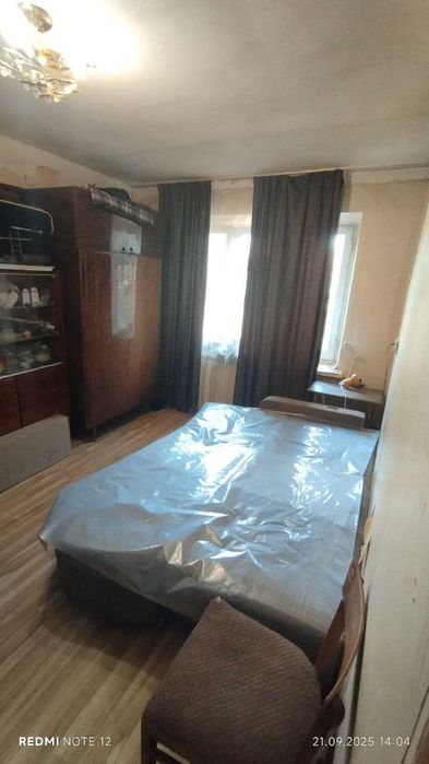 АВИАГОРОДОК. Учувчилар шахарчаси 1 ком квартира, на 3 этаже, СРОЧНО!