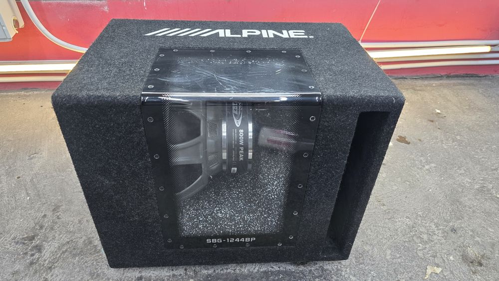 ПРОДАВА СЕ бас каса Алпин Alpine