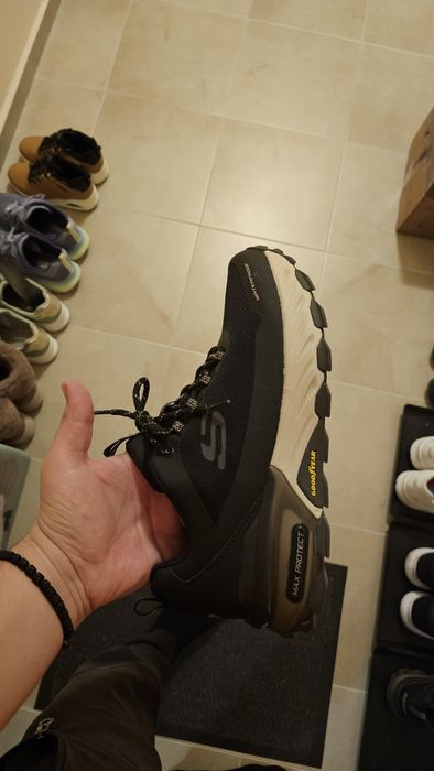 Маратонки Skechers Max protect