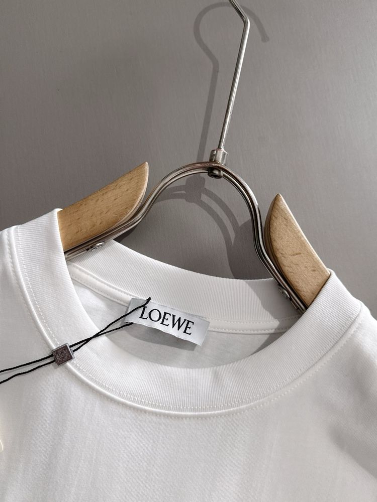 Чисто нова унисекс тениска LOEWE