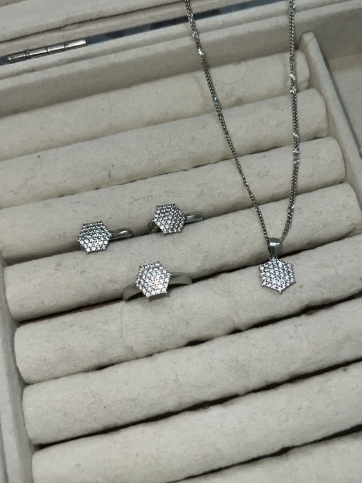Комплект из серебра