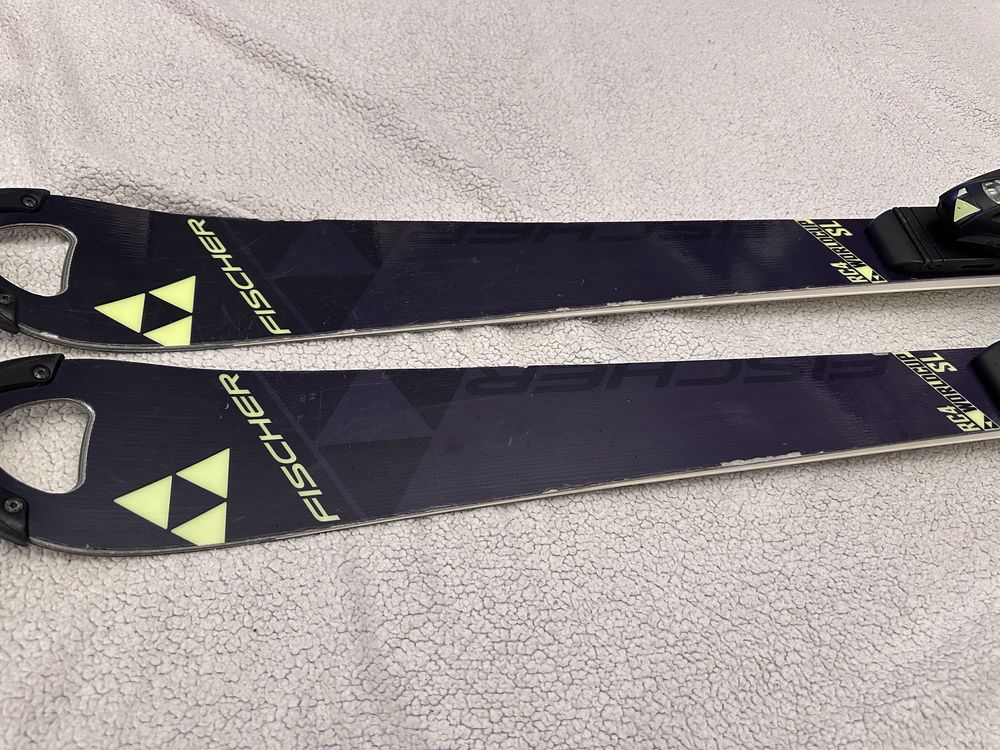 Fischer RC4 WorldCup SL FIS
