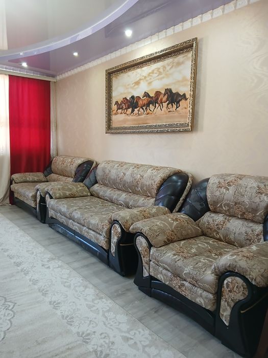 Диван кресло кожный,жағдайы орташа  3/1