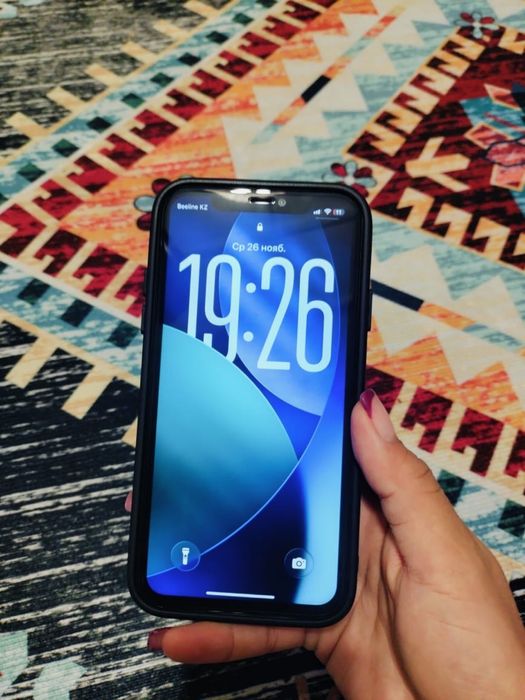 Продам Айфон 11 на 64 гб