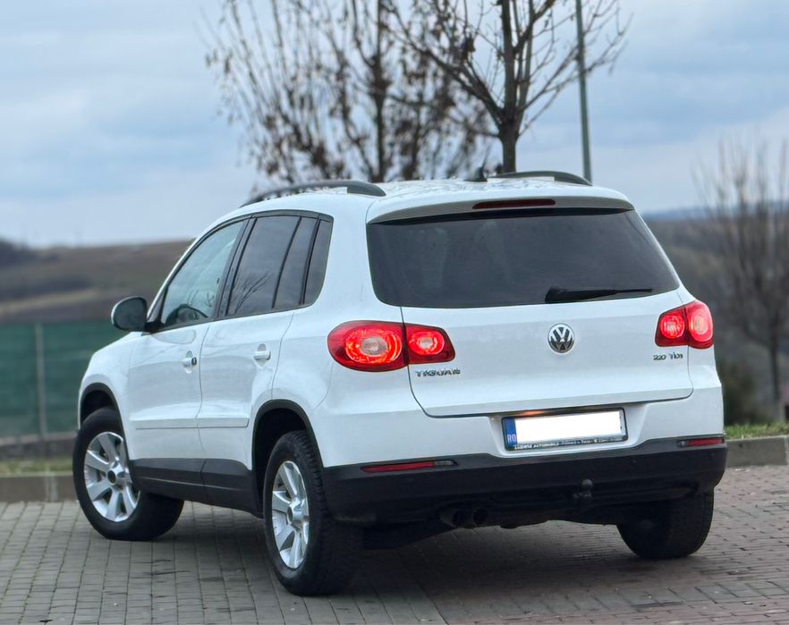 Volkswagen tiguan 2.0d /4x4 /Alb /Manual