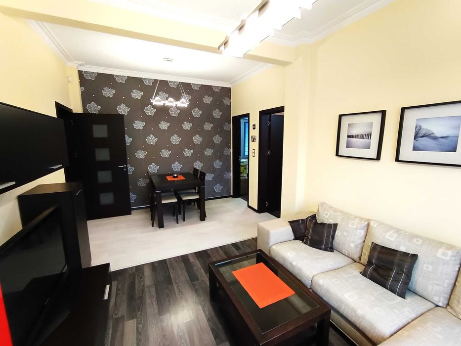 Дава се под наем Тристаен апартамент в София, Център - 80 кв.м за 365000 € - Снимка #3