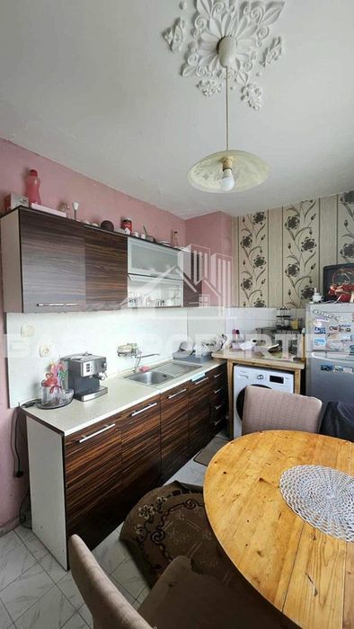 Продава се Двустаен апартамент в Божурище - 66 кв.м за 2069 €/кв.м - Снимка #1