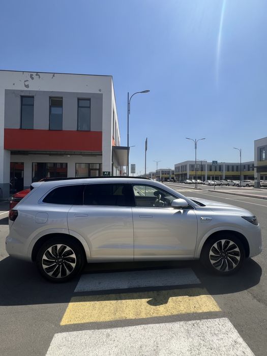 Sotiladi,продаётся Huawei Aito M7