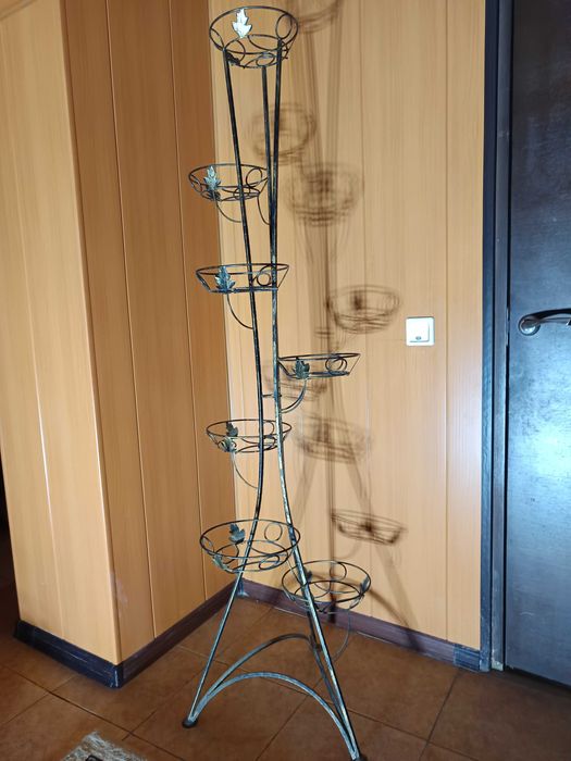 Подставка для цветов металлическая на 7 горшков