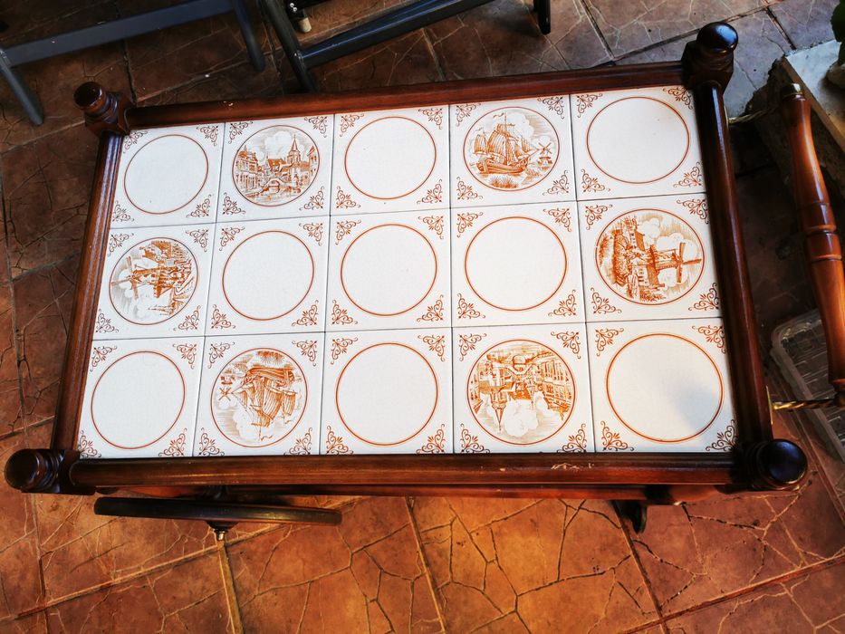 Vand masa cu roti din lemn masiv gheridon cu blat de faianta